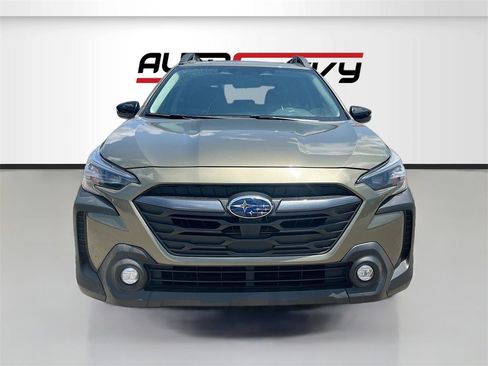 Used 2025 Subaru Outback Onyx Edition image 2