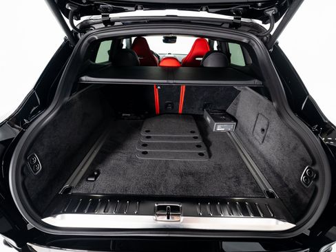 Used 2025 Aston Martin DBX 707 image 44