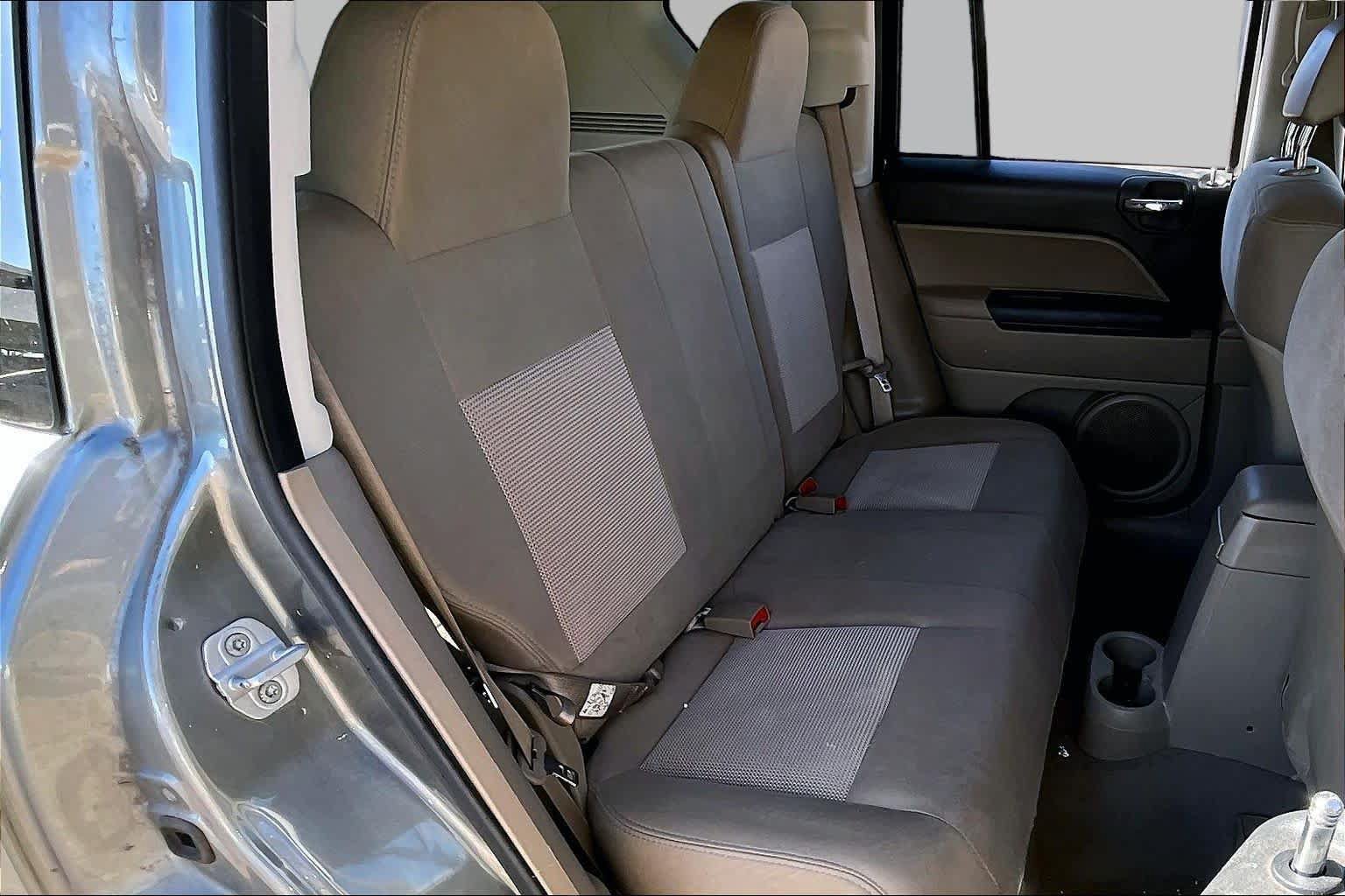 Used 2011 Jeep Compass Sport w/ Sun/Sound Group FWD image 18