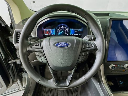 Used 2022 Ford Edge SEL w/ Convenience Package image 9
