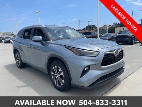 Used 2022 Toyota Highlander XLE FWD image 7