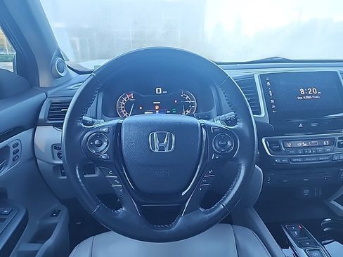 Used 2017 Honda Pilot Touring image 24
