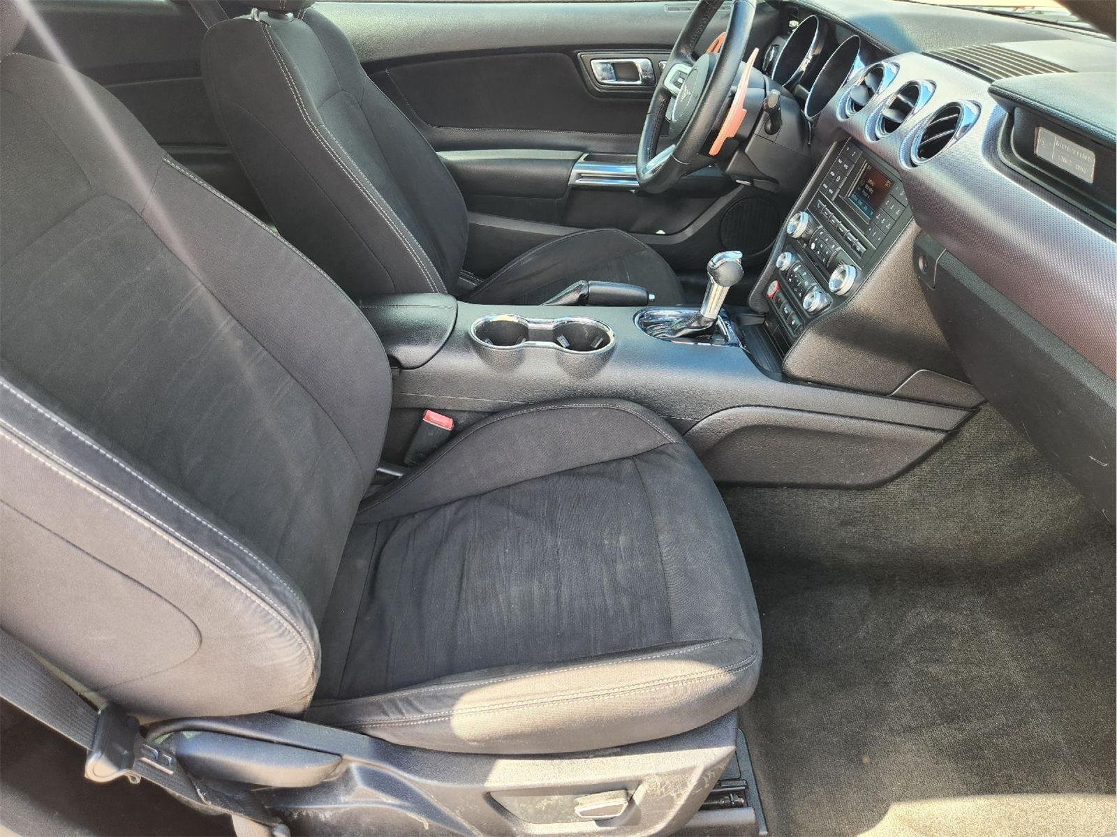 Used 2017 Ford Mustang Coupe RWD image 14