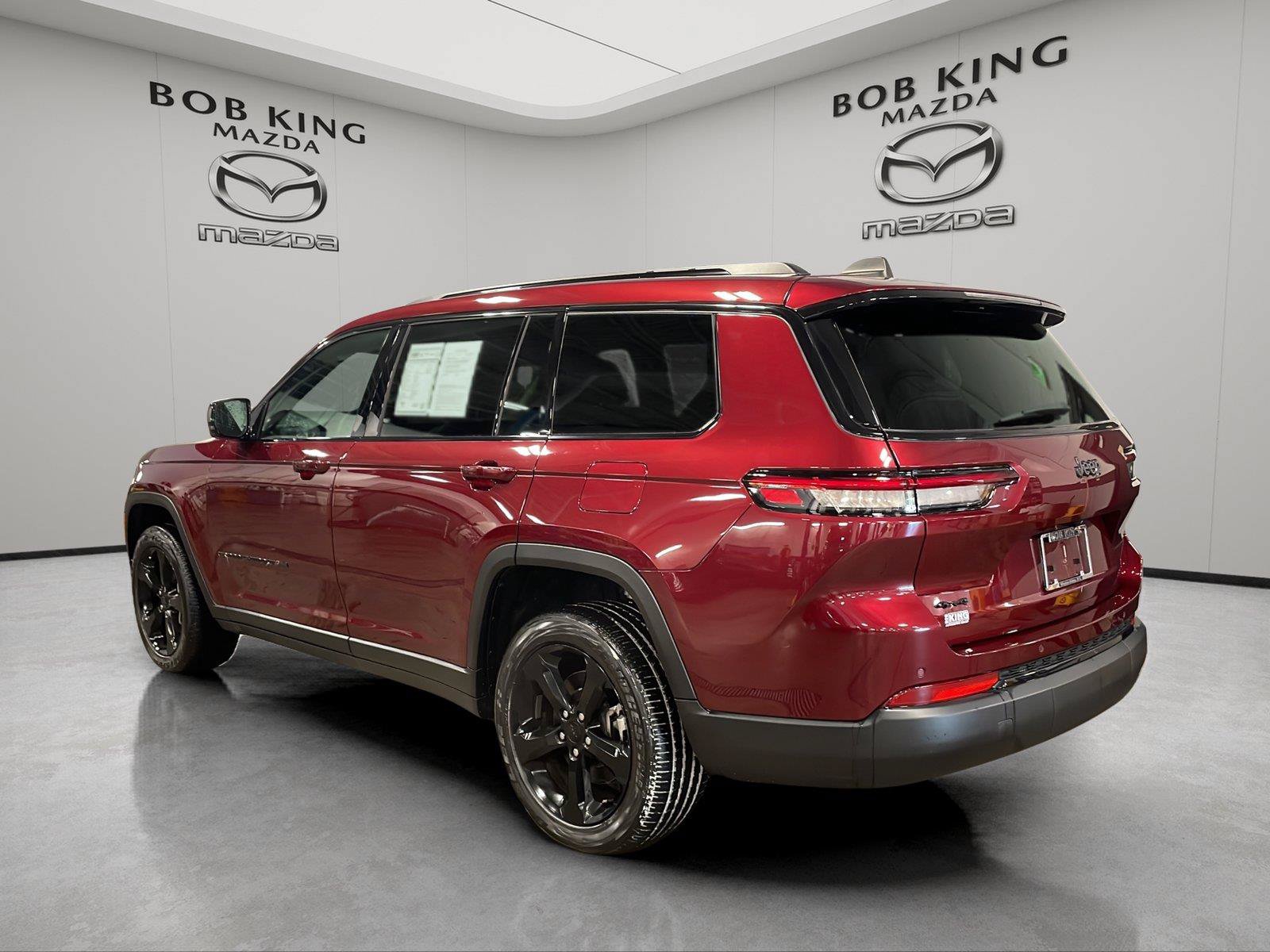 Used 2024 Jeep Grand Cherokee L Altitude AWD/4WD image 3