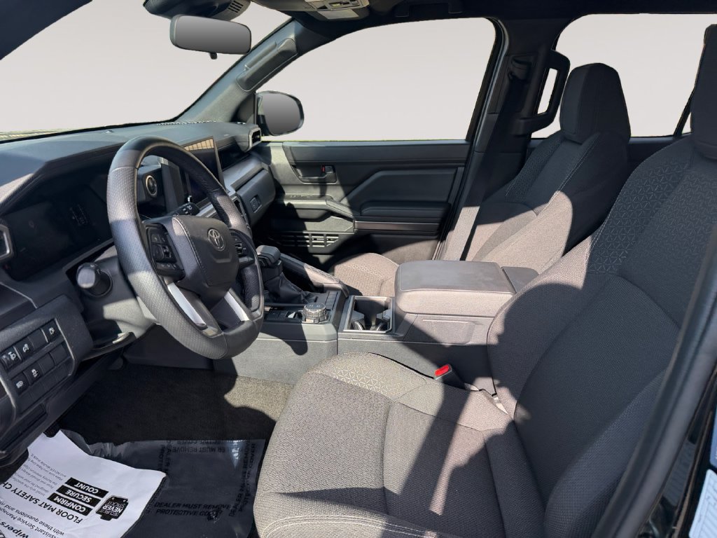 Used 2025 Toyota 4Runner SR5 AWD/4WD image 9