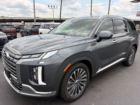 Certified 2025 Hyundai Palisade Calligraphy AWD/4WD image 3