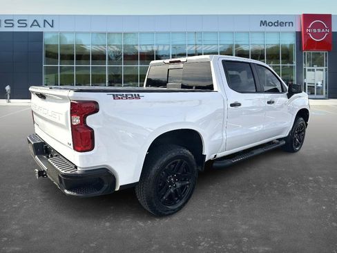 Used 2025 Chevrolet Silverado 1500 LT Trail Boss w/ Convenience Package II image 5