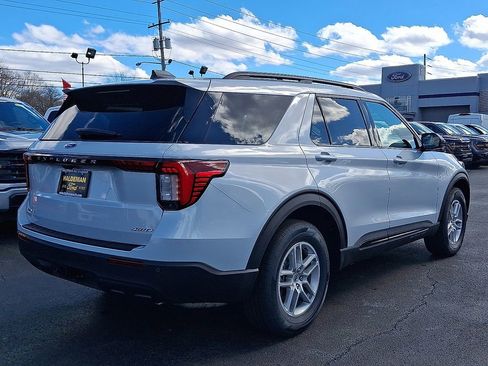 New 2026 Ford Explorer Active AWD/4WD image 4