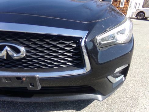 Used 2018 INFINITI Q50 Luxe w/ Essential Package (3.0T Luxe) image 3
