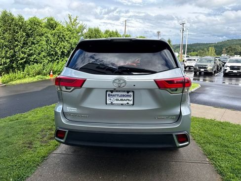 Used 2018 Toyota Highlander Limited AWD/4WD image 5
