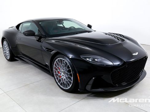 Used 2023 Aston Martin DBS Coupe RWD image 3