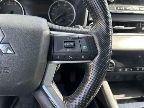 Used 2024 Mitsubishi Outlander SE AWD/4WD image 22