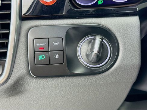 Certified 2023 Porsche Cayenne AWD/4WD image 13