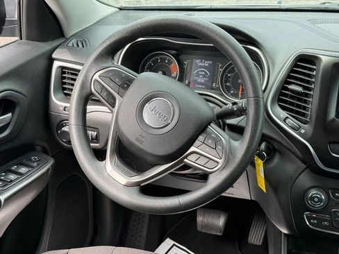 Used 2020 Jeep Cherokee Latitude FWD image 15
