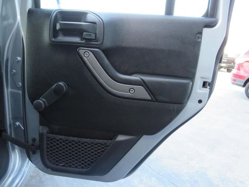 Used 2018 Jeep Wrangler Unlimited Sport image 36