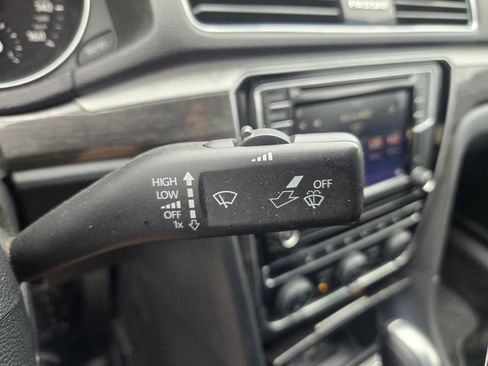 Used 2018 Volkswagen Passat 2.0T SE image 26