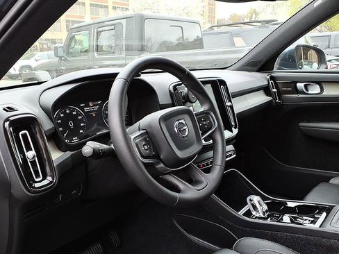 Used 2019 Volvo XC40 T5 Inscription AWD/4WD image 18