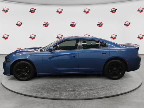 Used 2022 Dodge Charger SXT w/ Leather Interior Group RWD image 2