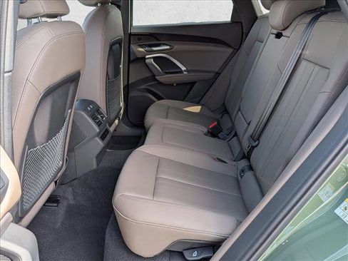 Used 2025 Audi Q5 Premium w/ Convenience Package image 21