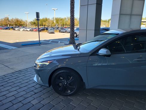 Used 2023 Hyundai Elantra SEL w/ Preferred Accessory Package image 2