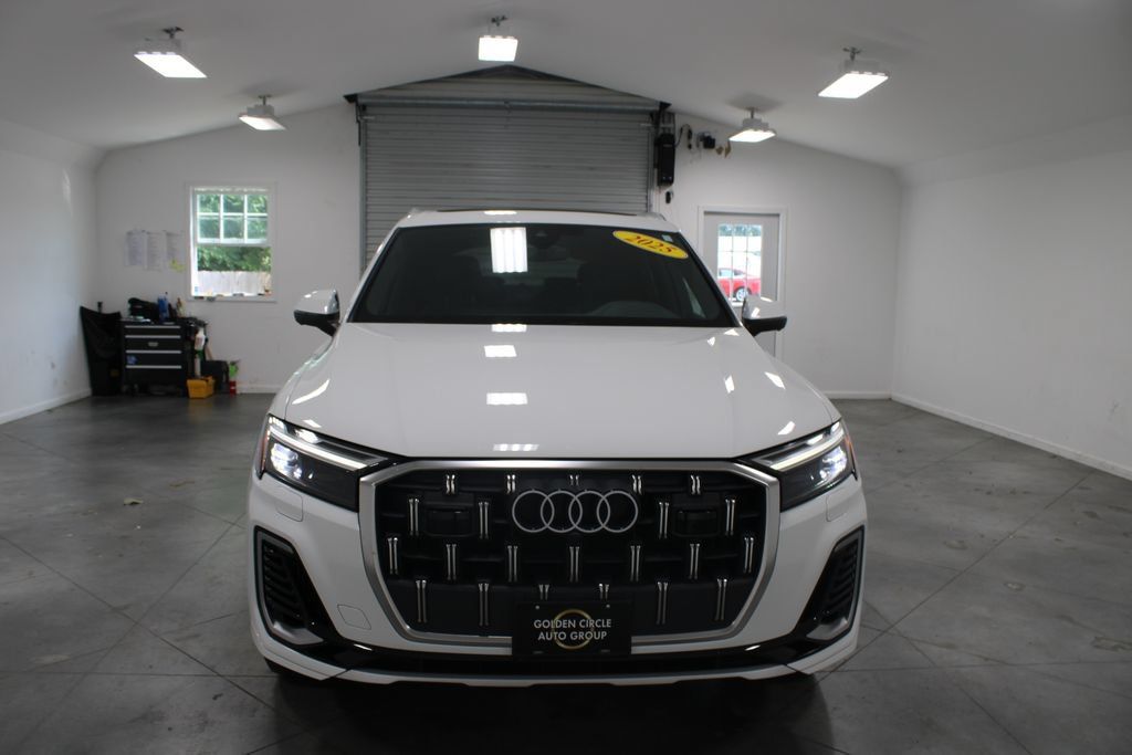 Used 2025 Audi Q7 3.0T Premium Plus AWD/4WD image 3