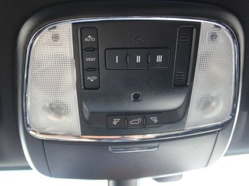 Used 2020 Jeep Grand Cherokee Altitude AWD/4WD image 12