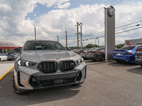 Used 2025 BMW X6 M60i AWD/4WD image 11