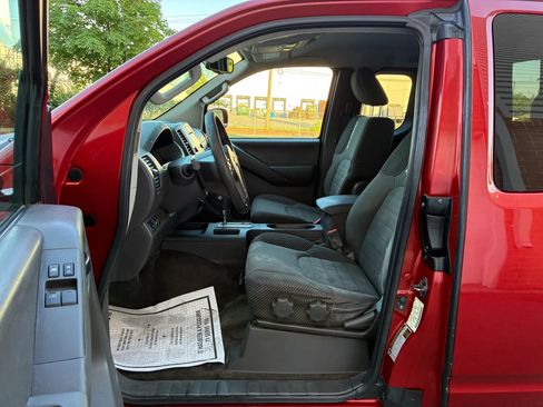 Used 2014 Nissan Frontier PRO-4X AWD/4WD image 7