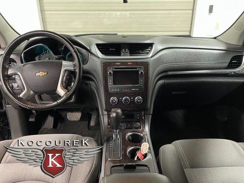 Used 2017 Chevrolet Traverse LT image 13