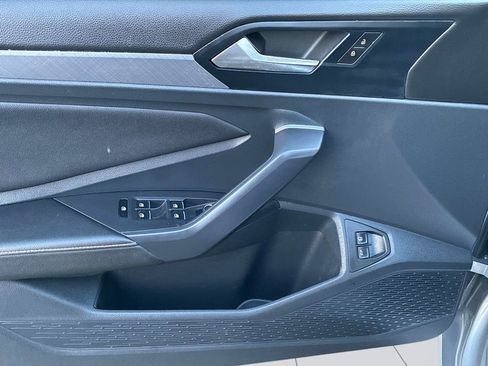 Used 2024 Volkswagen Jetta SE image 21