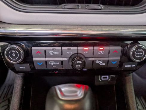 Used 2022 Jeep Compass Limited w/ Sun and Sound Group AWD/4WD image 23