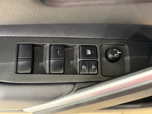 Certified 2022 Toyota Corolla Cross LE w/ Moonroof Package AWD/4WD image 16