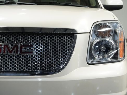 Used 2009 GMC Yukon Denali image 18