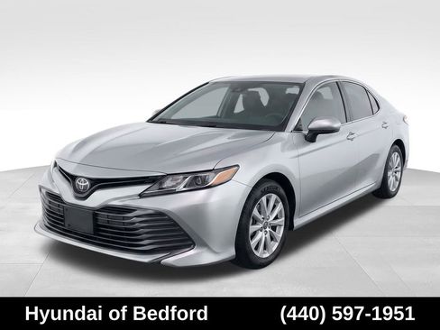 Used 2019 Toyota Camry LE w/ Convenience Package FWD image 1