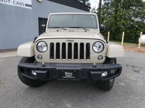 Used 2018 Jeep Wrangler Sport AWD/4WD image 2