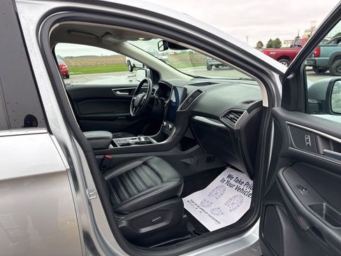 Used 2023 Ford Edge SEL image 18