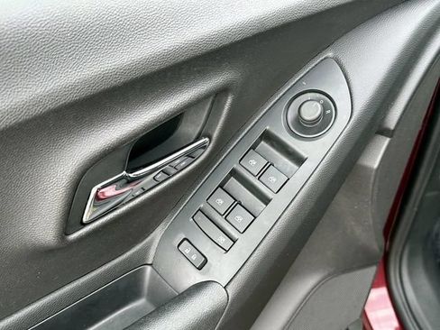 Used 2017 Chevrolet Trax LS FWD image 14