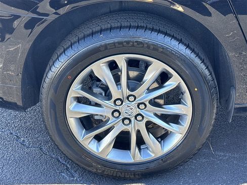 Used 2023 Buick Enclave Avenir image 17