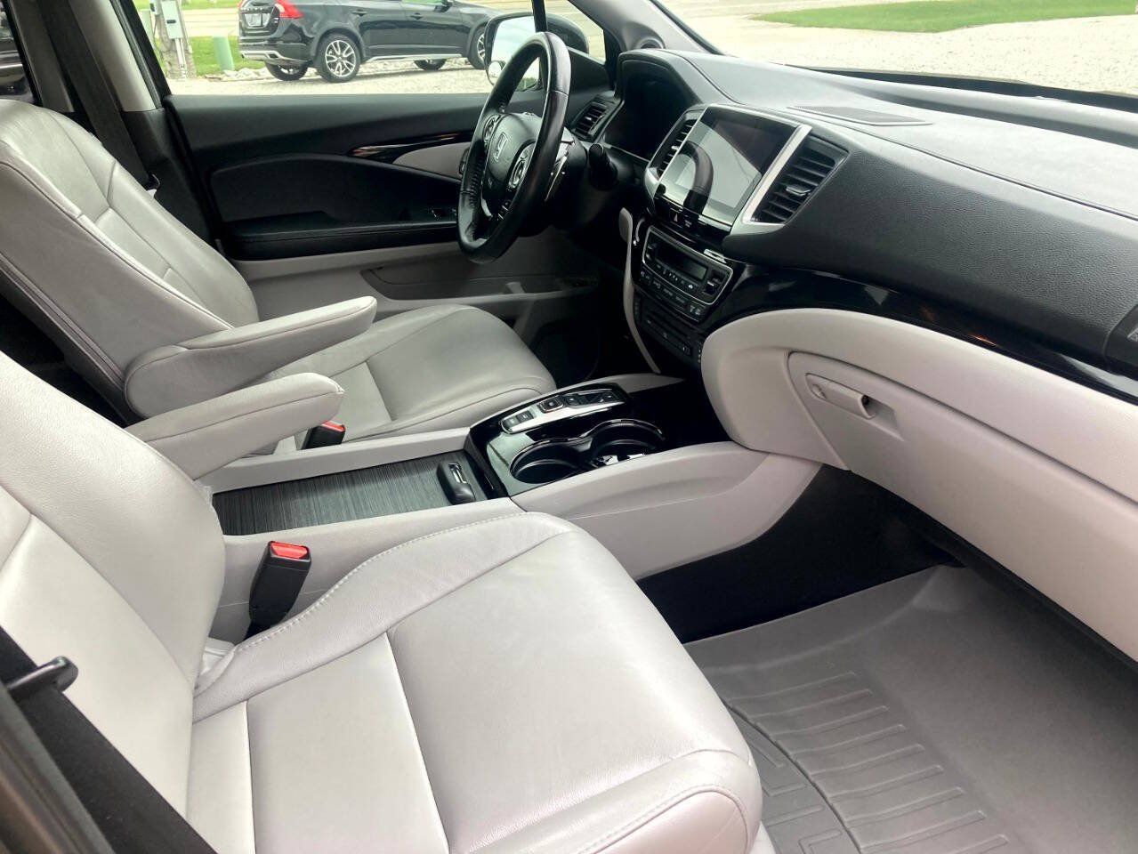 Used 2017 Honda Pilot Touring image 15