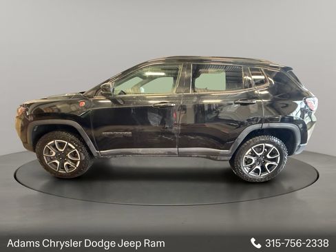 Used 2024 Jeep Compass Trailhawk AWD/4WD image 4