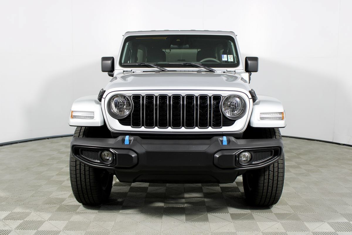 Used 2024 Jeep Wrangler Unlimited AWD/4WD image 28