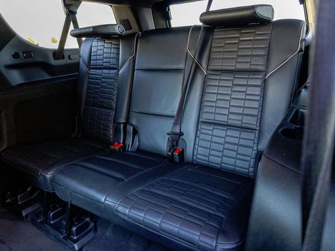 Used 2023 Cadillac Escalade ESV V image 12