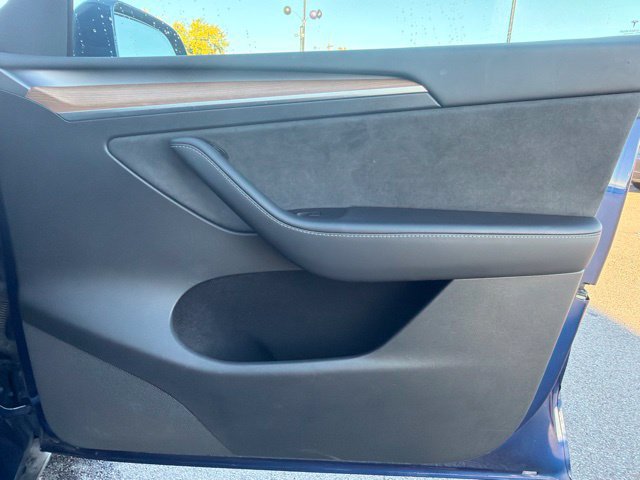 Used 2023 Tesla Model Y Long Range AWD/4WD image 10