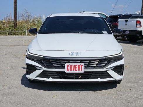 Used 2025 Hyundai Elantra Sport FWD image 2