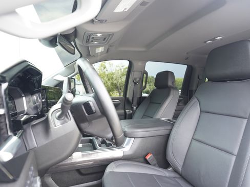 Used 2025 Chevrolet Silverado 2500 LTZ w/ LTZ Plus Package AWD/4WD image 8