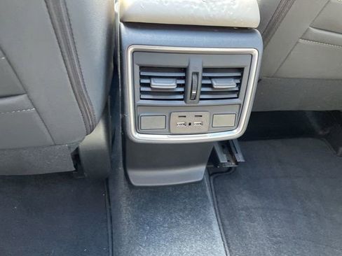 Used 2019 Subaru Forester Premium image 11