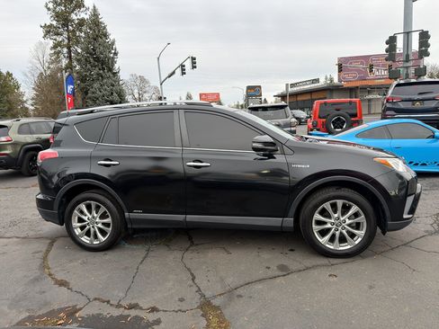 Used 2017 Toyota RAV4 Limited image 6