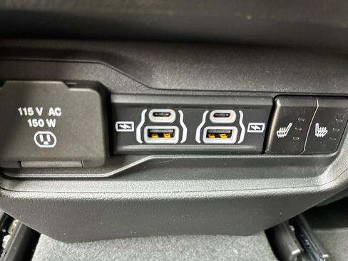 New 2025 Jeep Grand Cherokee Limited w/ Black Appearance Package RWD image 6