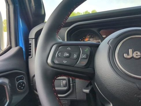 New 2024 Jeep Wrangler Unlimited Rubicon w/ Technology Group image 25