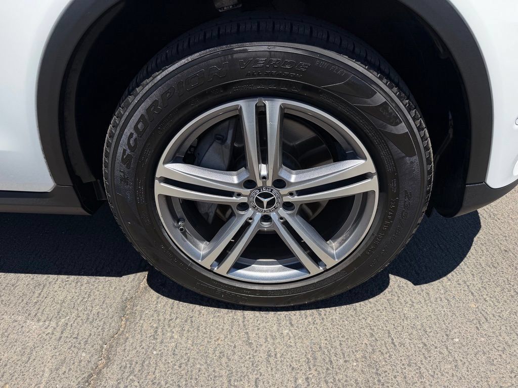 Used 2022 Mercedes-Benz GLC 300 image 8